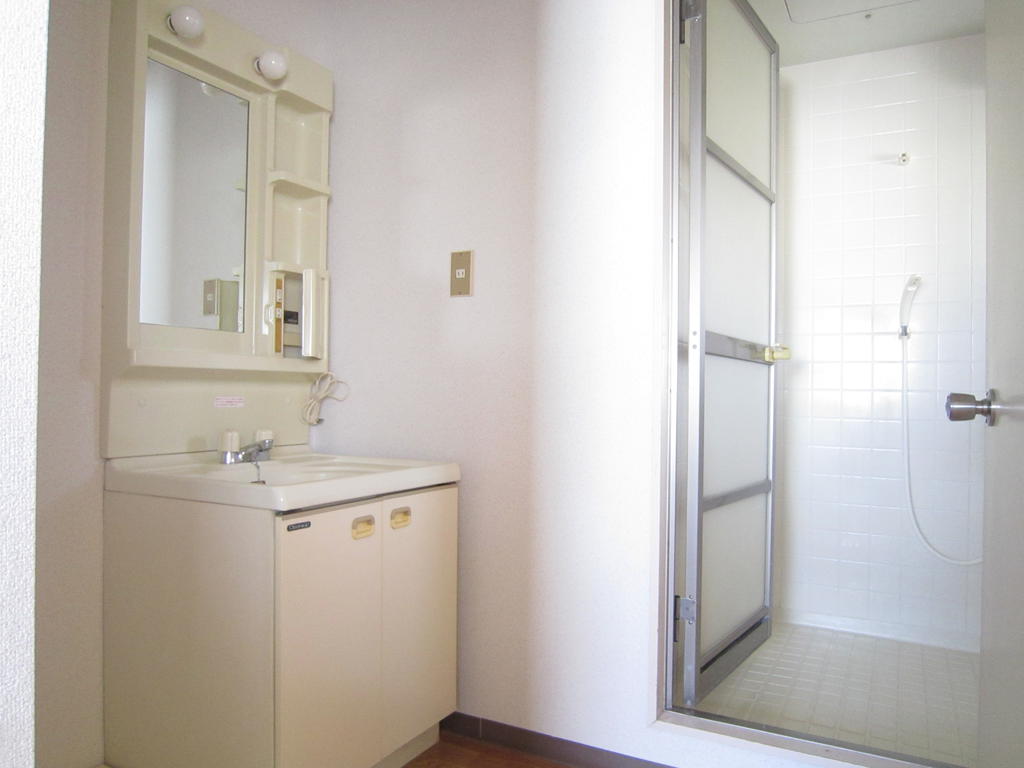 Washroom. Washroom