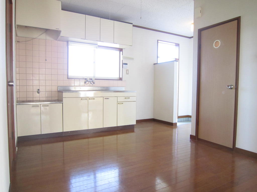 Kitchen. kitchen Yes window