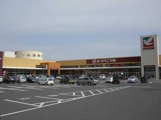 Supermarket. York-Benimaru to Akatsuka shop 2633m