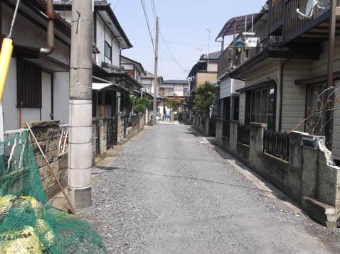 Local photos, including front road. It is south road.