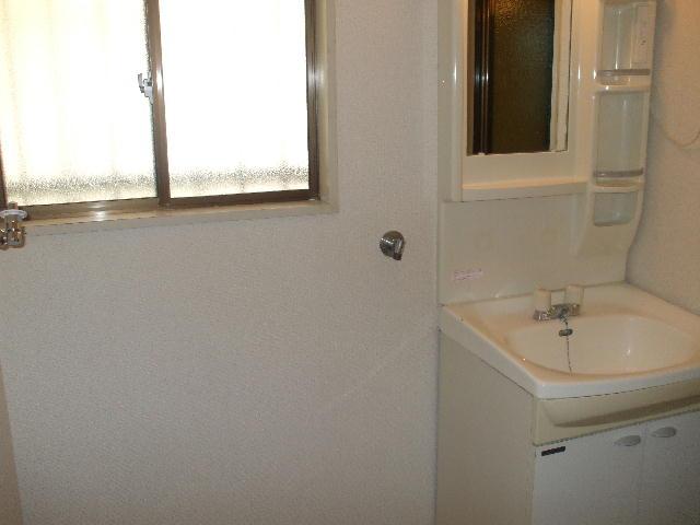 Wash basin, toilet
