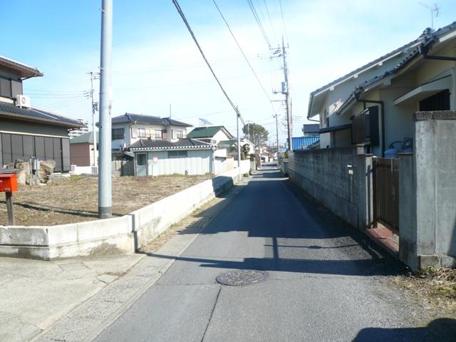Local photos, including front road. Local (February 2013) Shooting