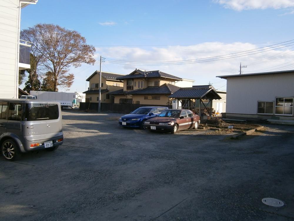 Parking lot. 30 cars