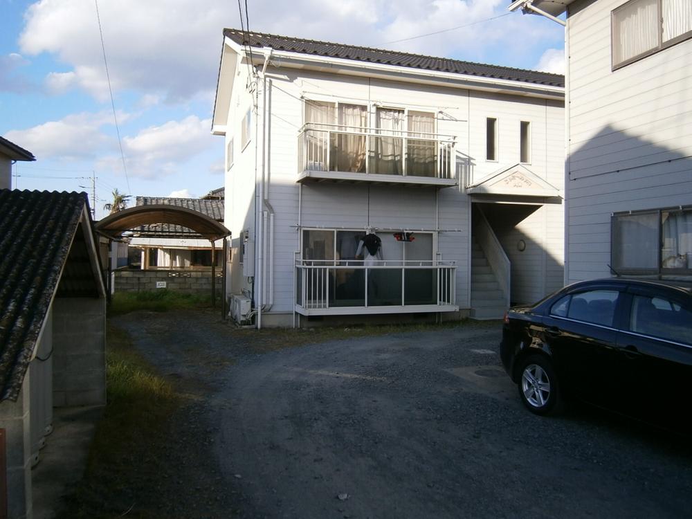 Local appearance photo. Two-story Building A