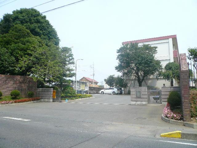 Junior high school. 2447m to Mito Municipal fourth junior high school