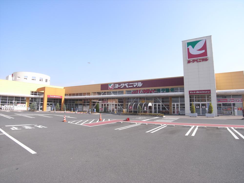Supermarket. York-Benimaru to Akatsuka shop 2437m