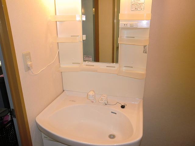 Wash basin, toilet
