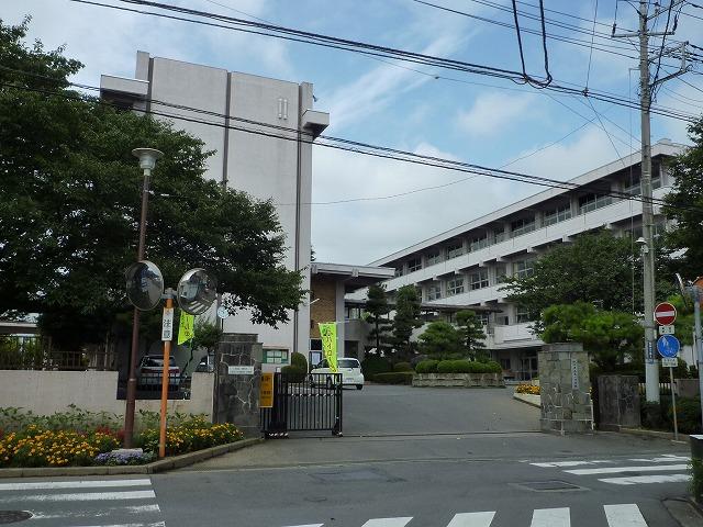Junior high school. 1723m to Mito Municipal first junior high school