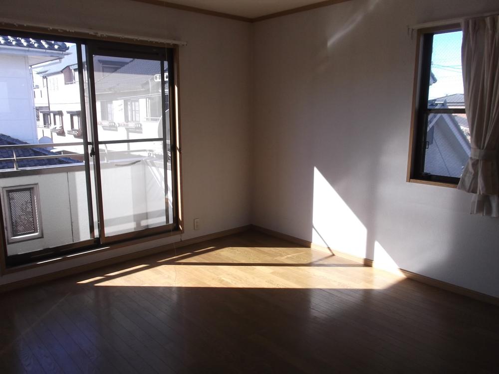 Non-living room. Mito Minami Inter is also nearby access good.