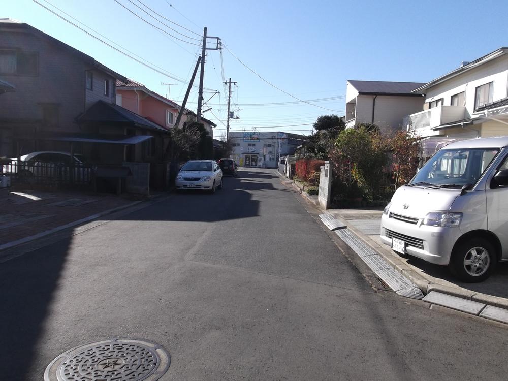 Local photos, including front road. Indoor (12 May 2013) Shooting
