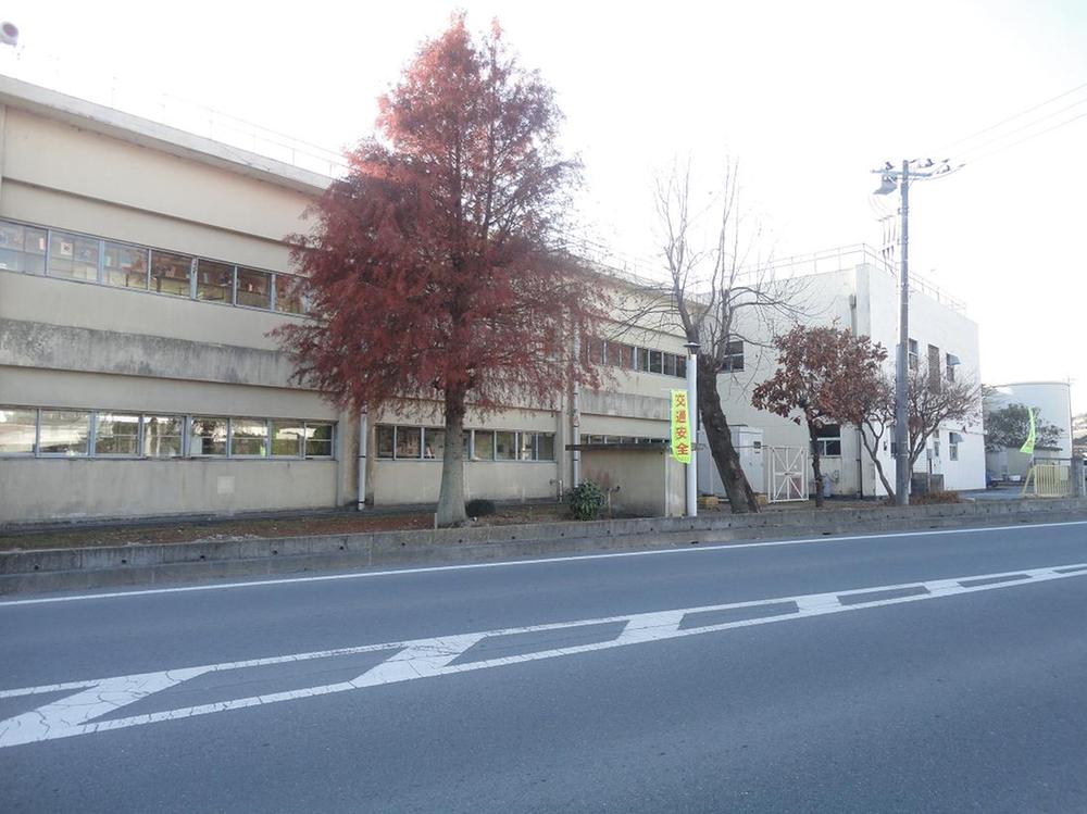 Primary school. Oba to elementary school 1200m
