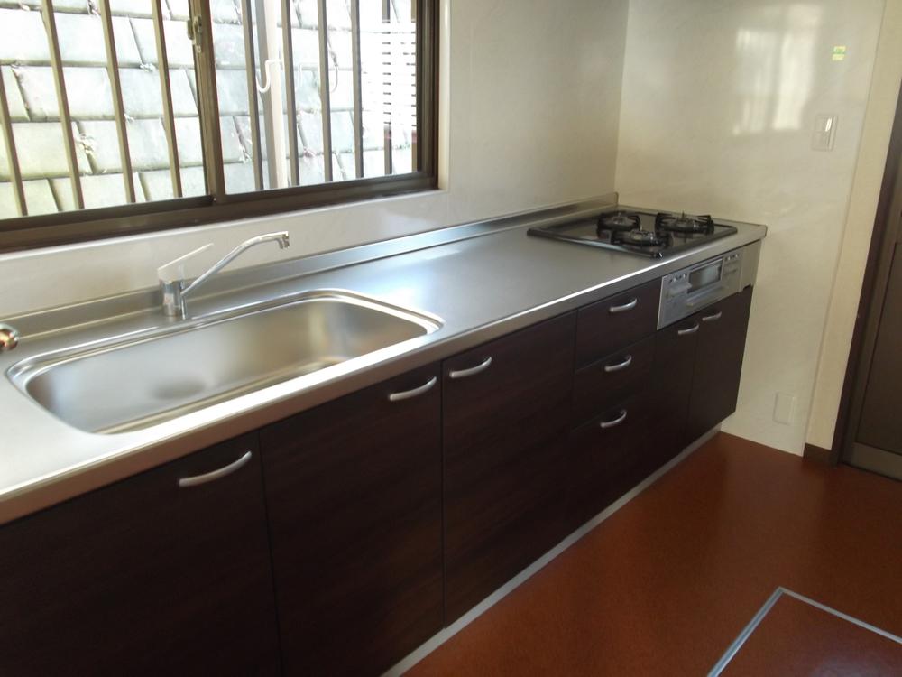 Kitchen. Kitchen replaced..