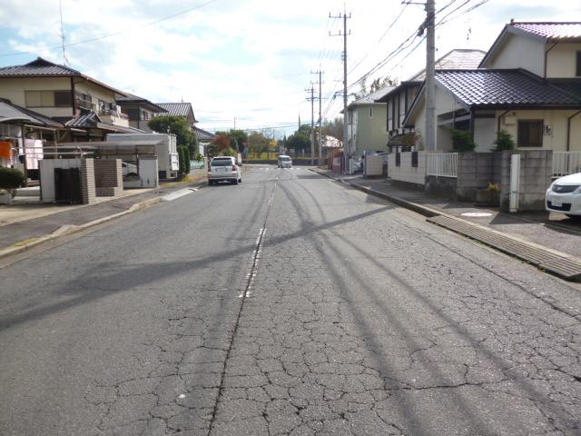 Local photos, including front road. Local (11 May 2013) Shooting