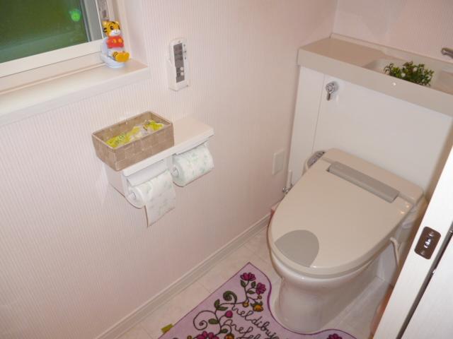 Toilet. Indoor (July 2013) Shooting