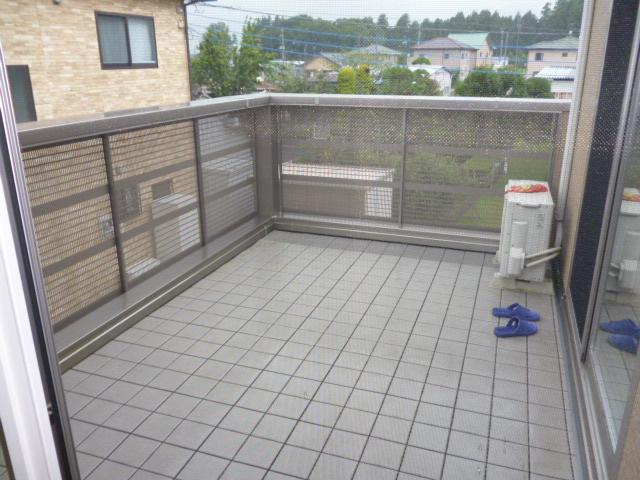 Balcony. Local (July 2013) Shooting
