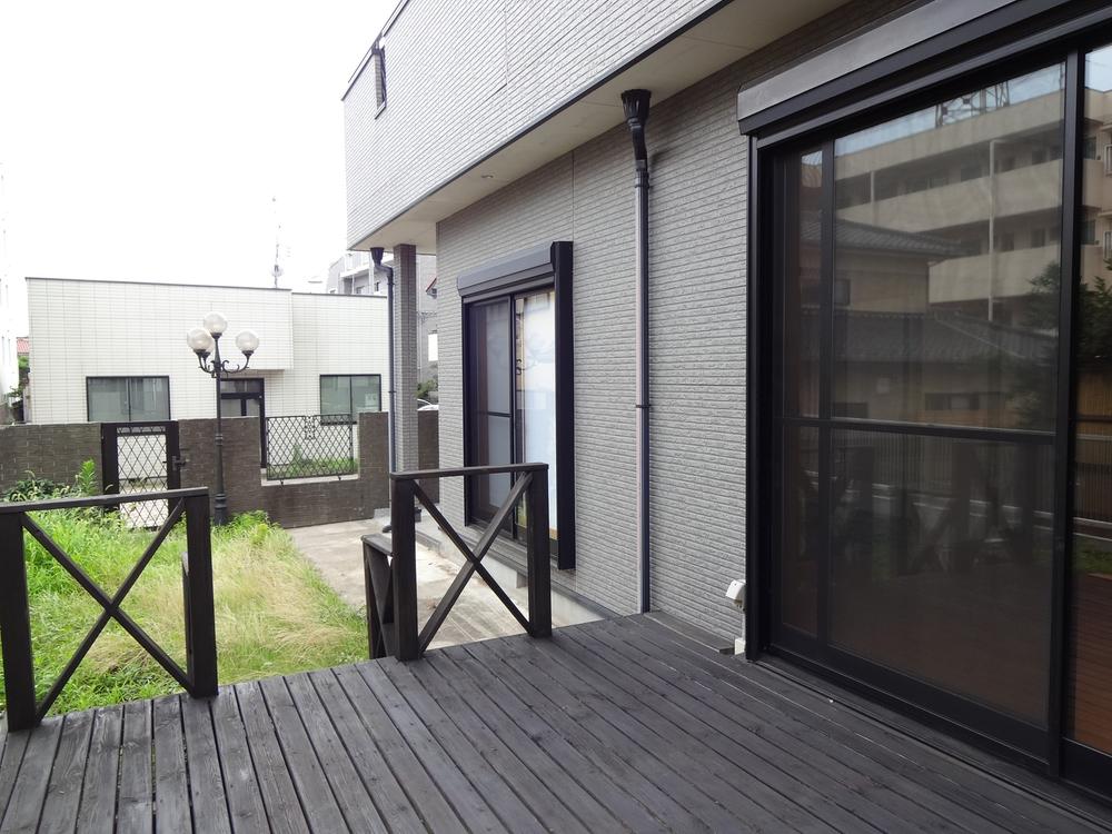 Other. Yes wood deck