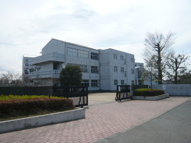 Junior high school. Keyakidai 1854m until junior high school (junior high school)