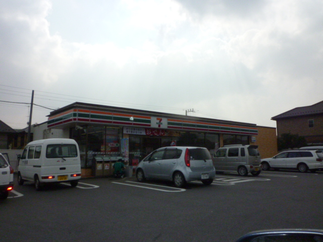 Convenience store. Seven-Eleven Togashira chome 4 up (convenience store) 412m