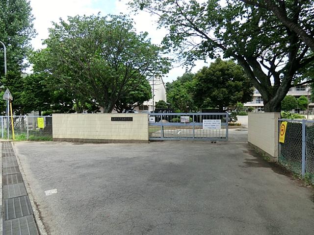 Primary school. 658m until Tsuchiura Municipal Shimotakatsu Elementary School