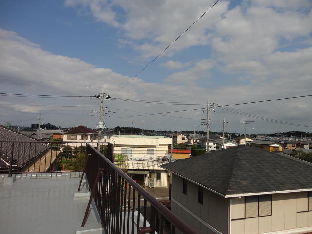 View photos from the dwelling unit. View from the site (October 2013) Shooting