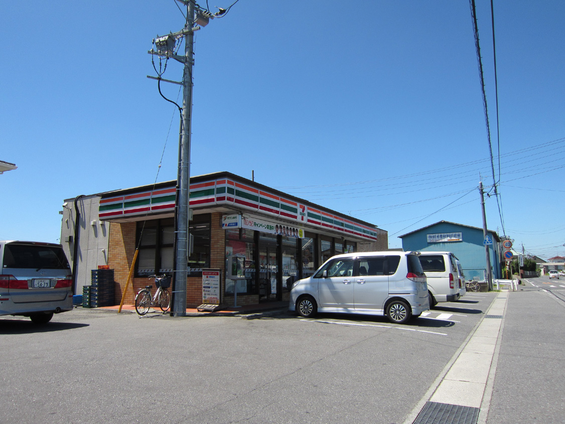 Convenience store. Seven-Eleven Tsuchiura husband store up (convenience store) 442m