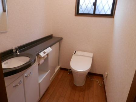 Toilet. Toilet Spacious. 