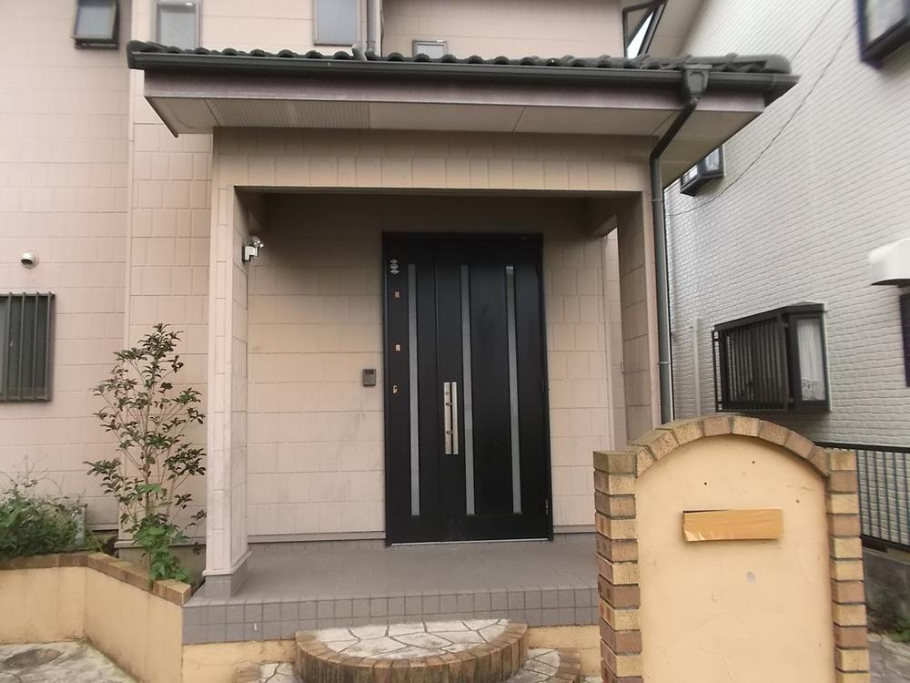 Entrance. It will be at the door before renovation. 