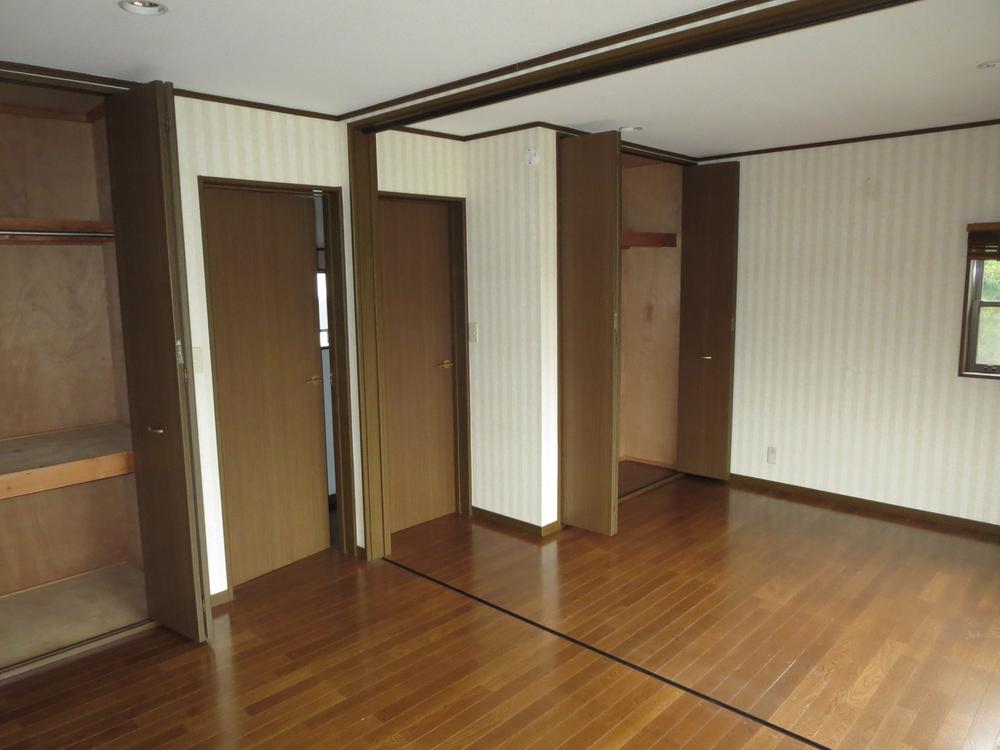 Non-living room. Will be on the second floor Western-style before renovation. 