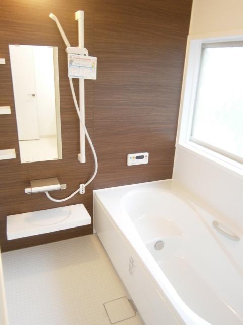 Bathroom. Indoor (11 May 2013) Shooting