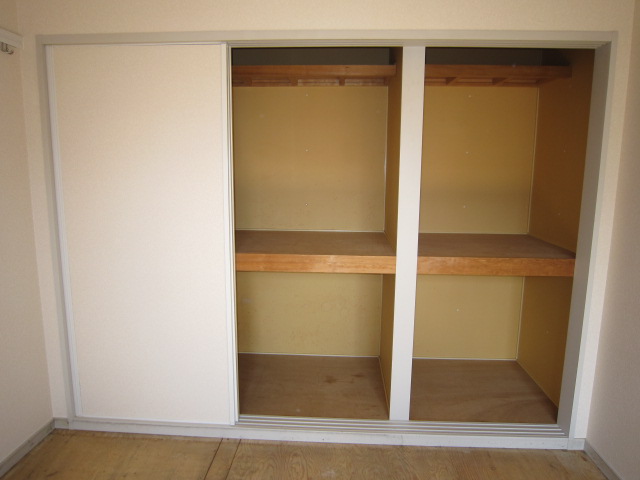 Receipt. Plenty of large storage