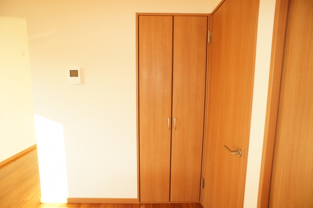 Receipt. Living with storage