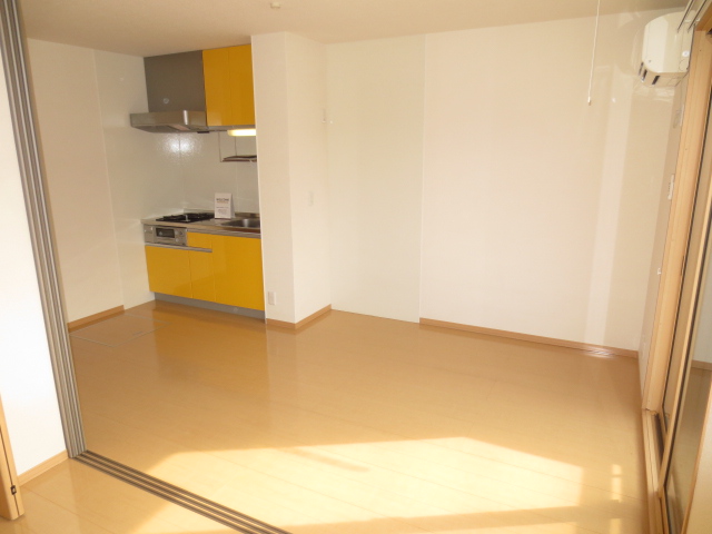 Living and room. Air-conditioned