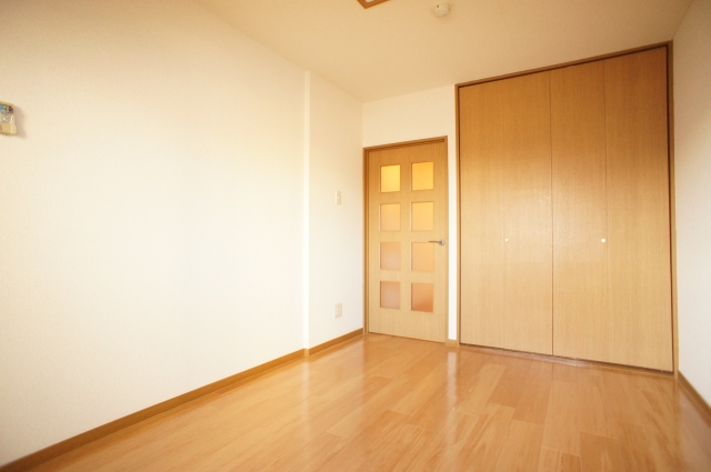 Living and room. Large closet-conditioned Western-style