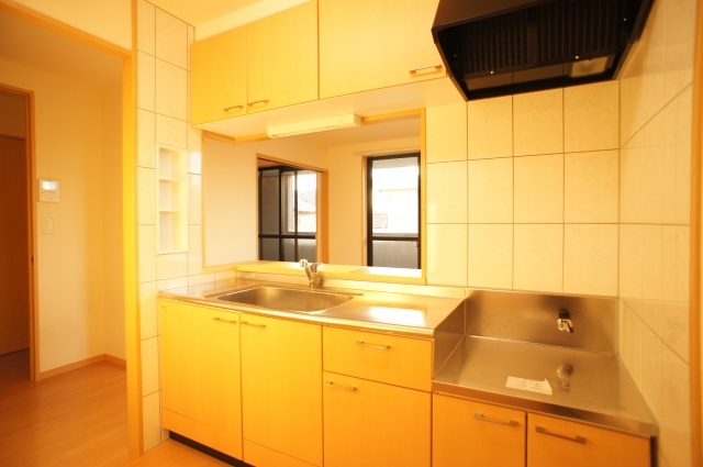 Kitchen. Counter kitchen living room overlooking