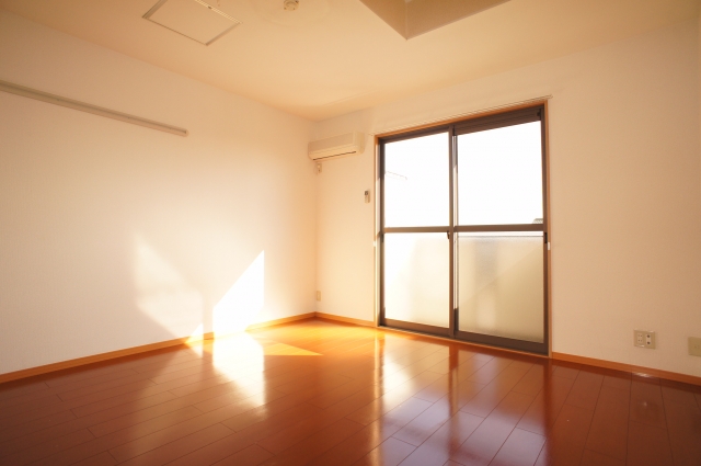 Living and room. With a convenient hanger hook