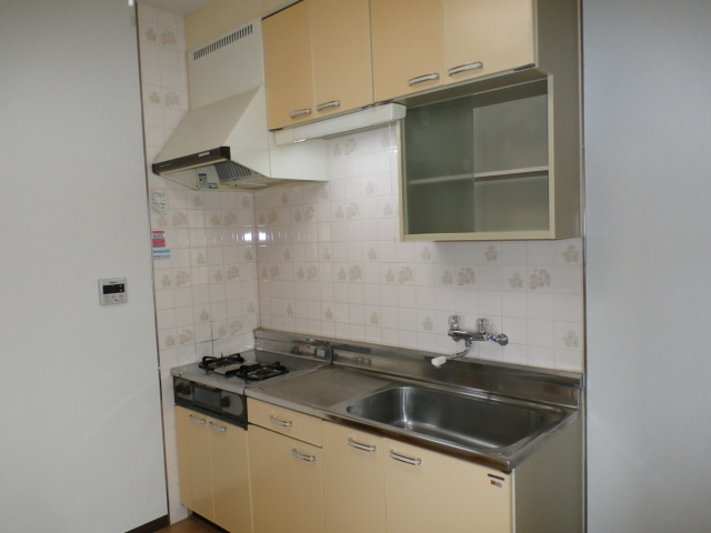 Kitchen. 2 lot gas stoves with a.