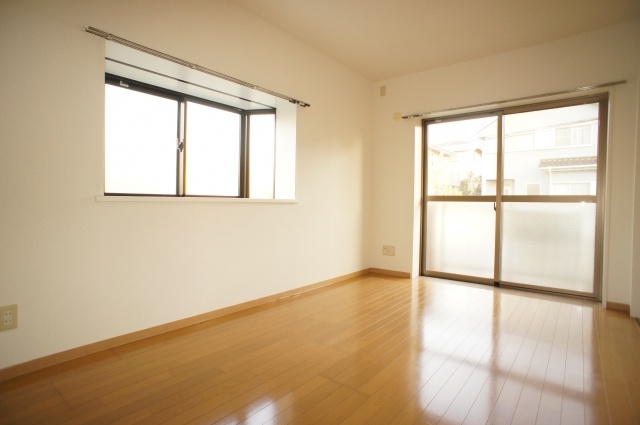 Living and room. South Western-style with a bay window
