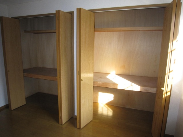 Receipt. Western-style large storage rooms