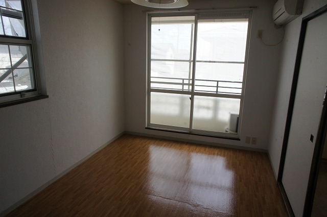 Living and room. Bright living room of the two-sided lighting