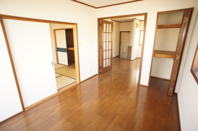 Living and room. Bright living room of flooring