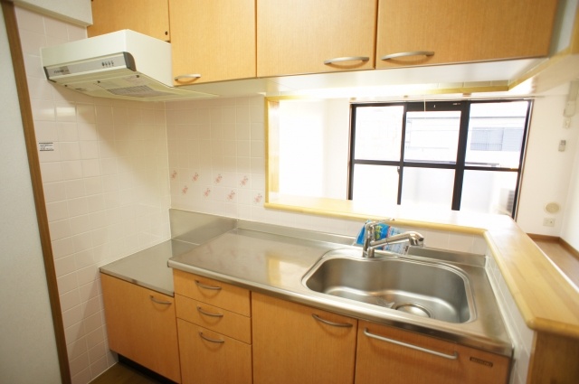 Kitchen. Counter kitchen living room overlooking