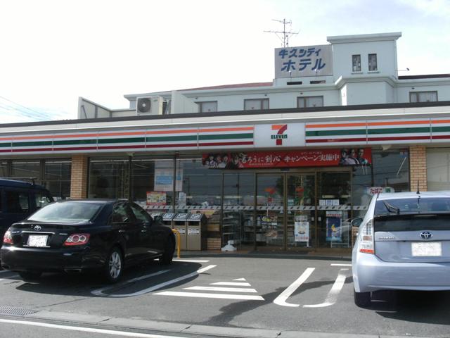 Convenience store. 60m until the Seven-Eleven Ushiku Minamiten (convenience store)