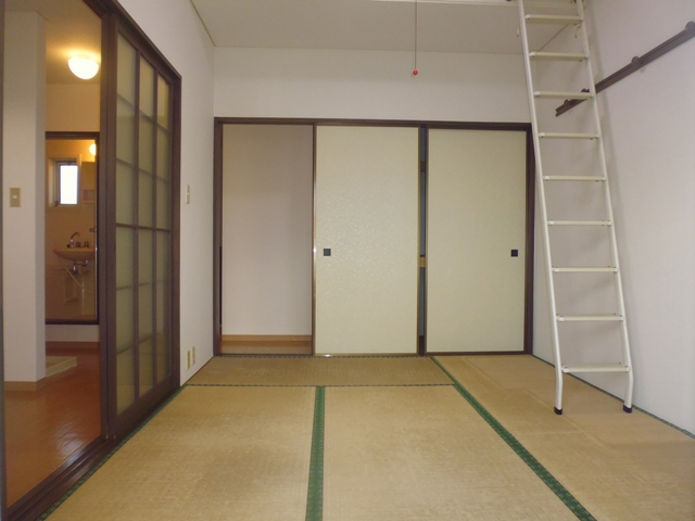 Other room space. ※ Japanese-style room