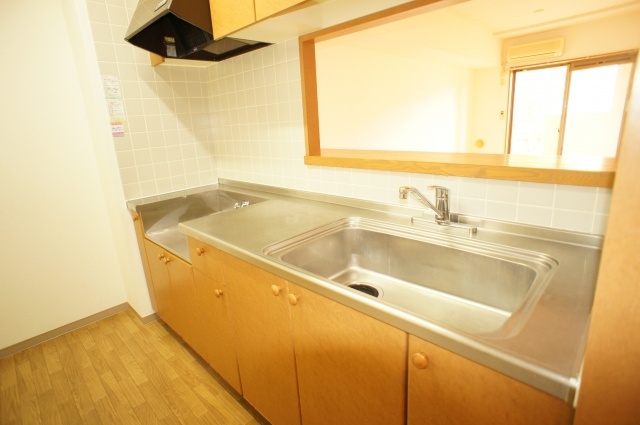 Living and room. Counter kitchen living room overlooking