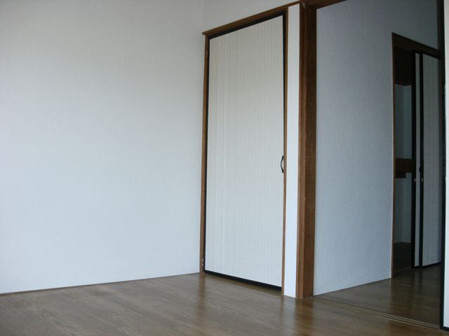 Receipt. ※ South side indoor storage