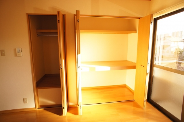 Living and room. Large closet equipped