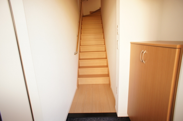 Entrance. With a shoe box