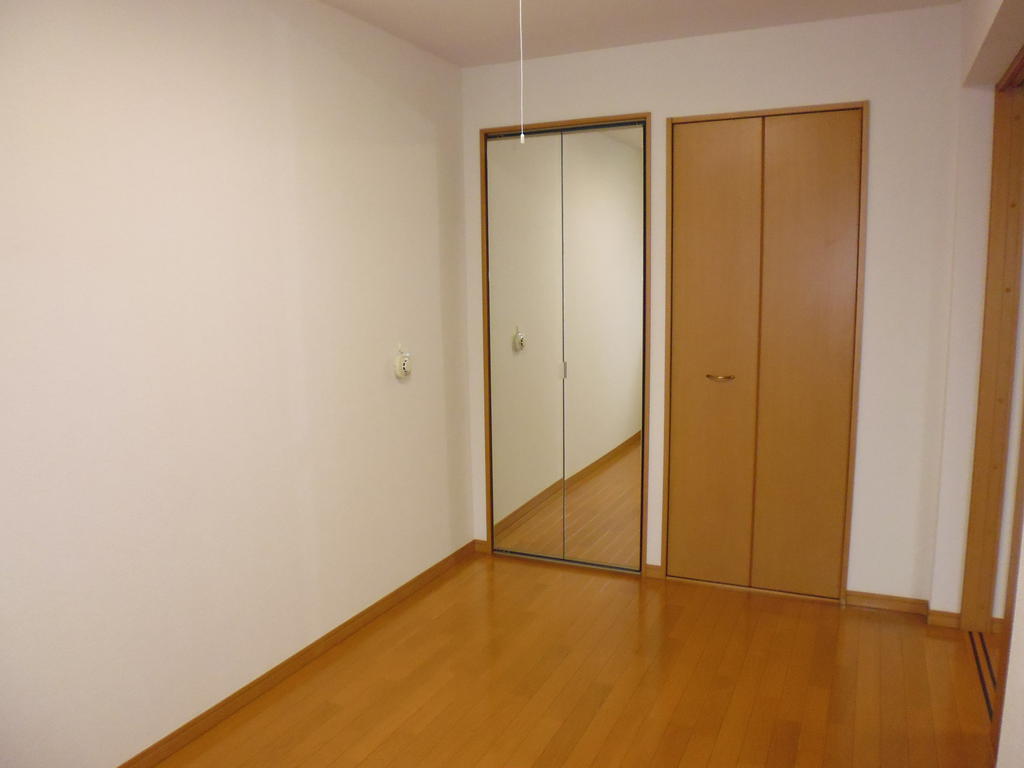 Receipt. ※ Kagamizuke the storage door