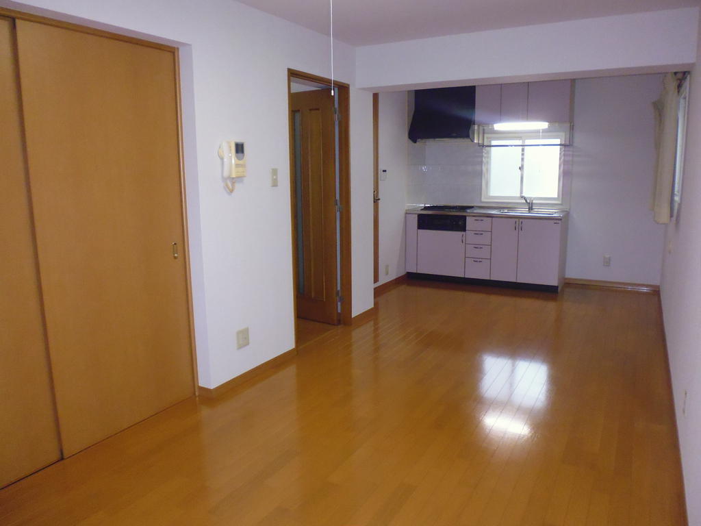 Other room space. ※ Indoor flooring