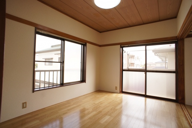 Living and room. Bright living room of the two-sided lighting